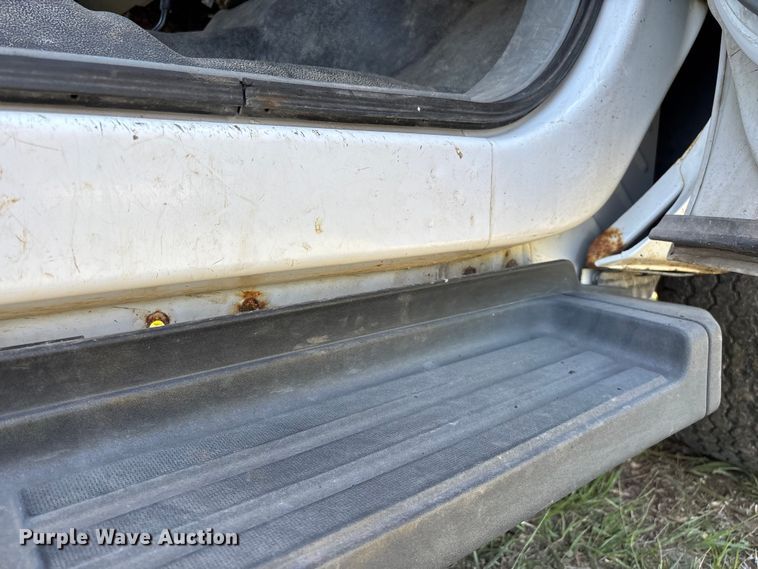 image for item EO4243 2006 Ford F350 Super Duty dump bed pickup truck