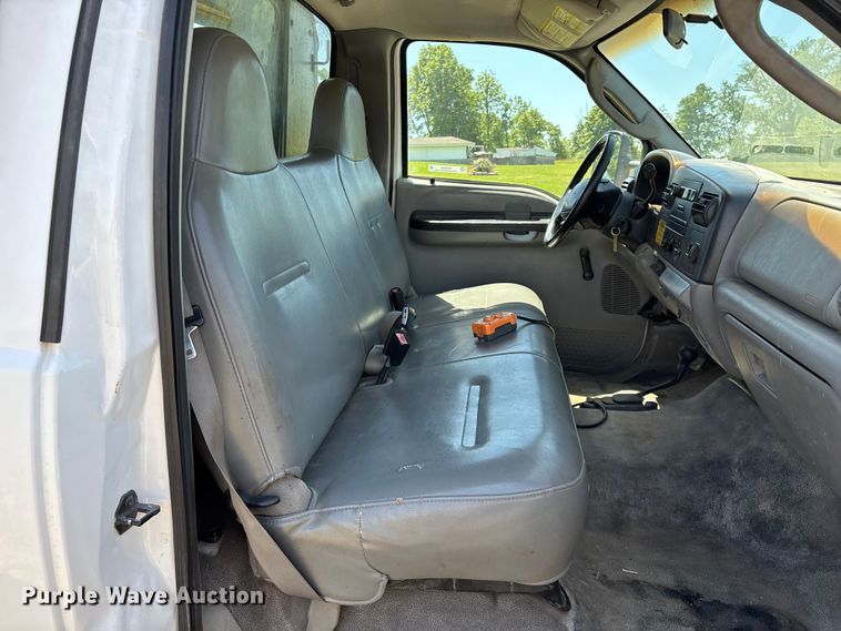 image for item EO4243 2006 Ford F350 Super Duty dump bed pickup truck