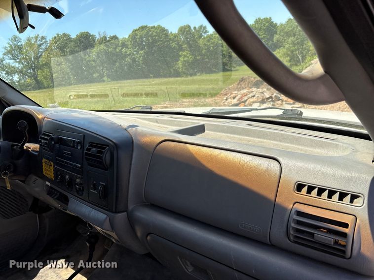 image for item EO4243 2006 Ford F350 Super Duty dump bed pickup truck