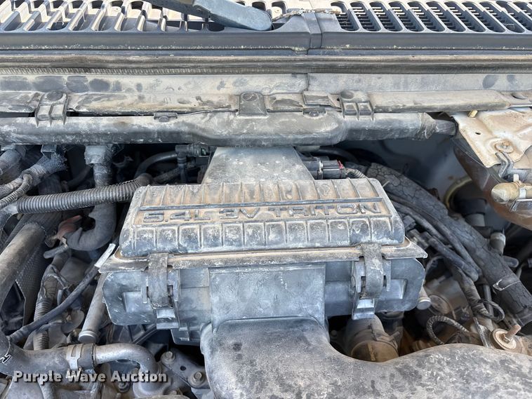 image for item EO4243 2006 Ford F350 Super Duty dump bed pickup truck