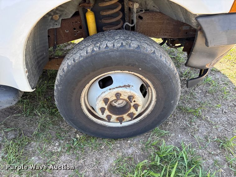 image for item EO4243 2006 Ford F350 Super Duty dump bed pickup truck