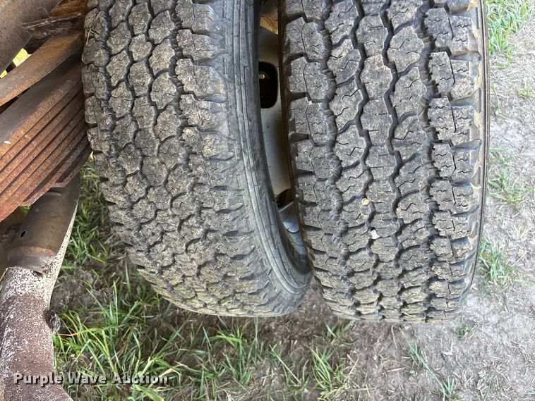 image for item EO4243 2006 Ford F350 Super Duty dump bed pickup truck