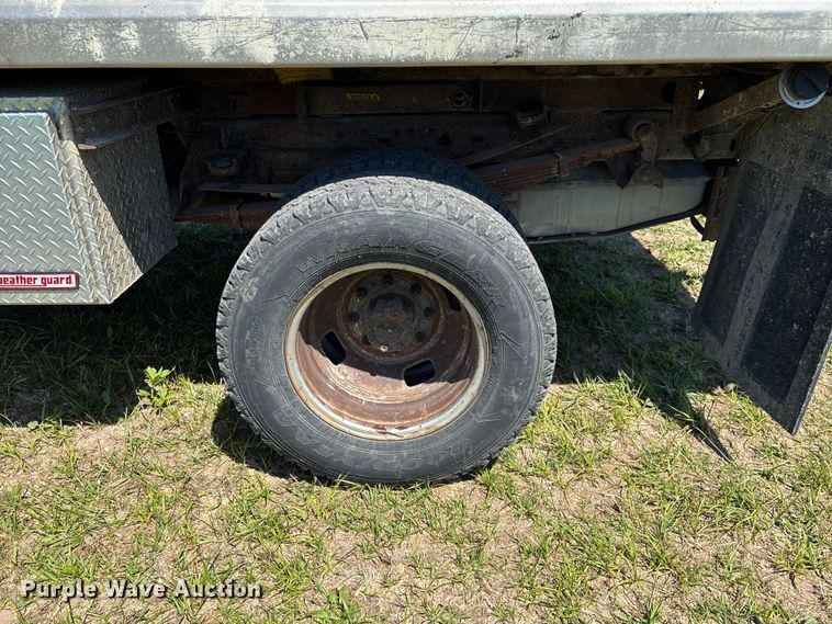 image for item EO4243 2006 Ford F350 Super Duty dump bed pickup truck