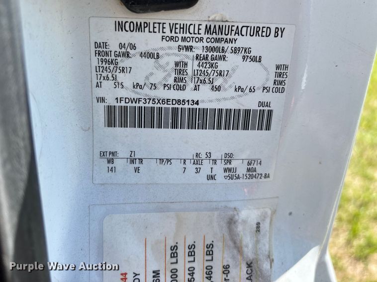 image for item EO4243 2006 Ford F350 Super Duty dump bed pickup truck