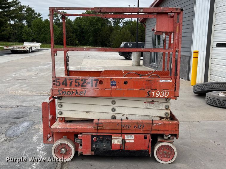 image for item EO4244 Snorkel S1930 scissor lift