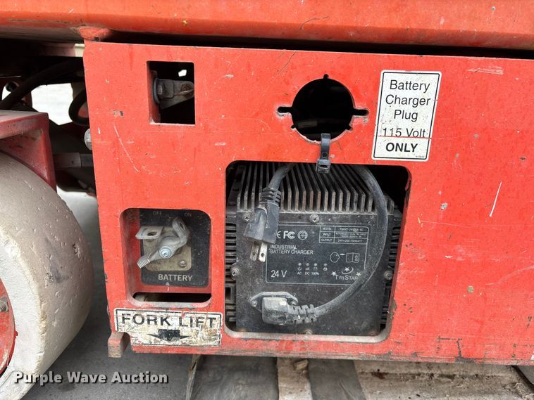 image for item EO4244 Snorkel S1930 scissor lift