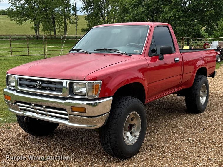 1992 Toyota DLX pickup truck
