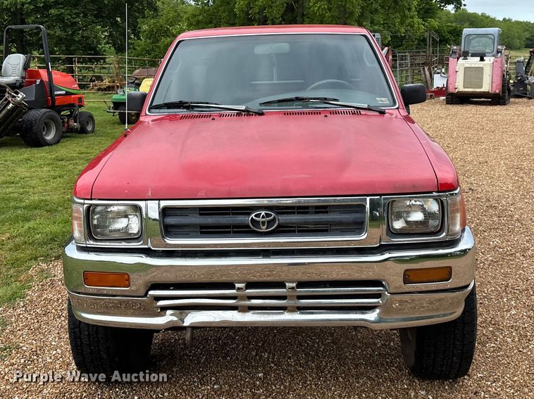 image for item EO4249 1992 Toyota DLX pickup truck