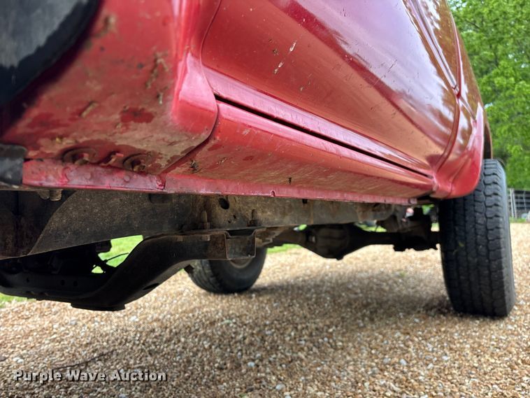 image for item EO4249 1992 Toyota DLX pickup truck
