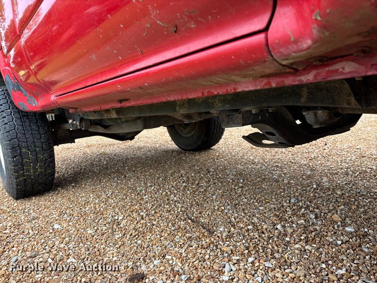 image for item EO4249 1992 Toyota DLX pickup truck