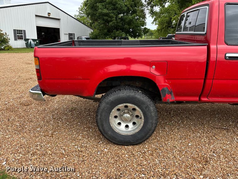 image for item EO4249 1992 Toyota DLX pickup truck