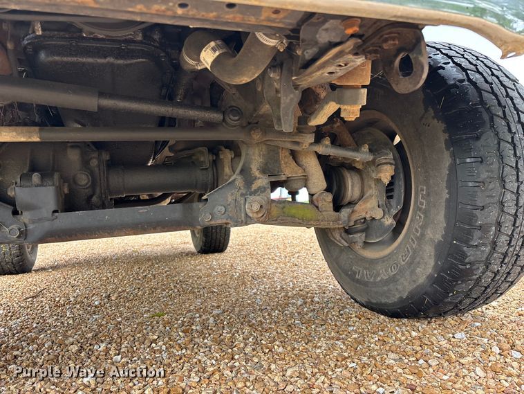 image for item EO4249 1992 Toyota DLX pickup truck