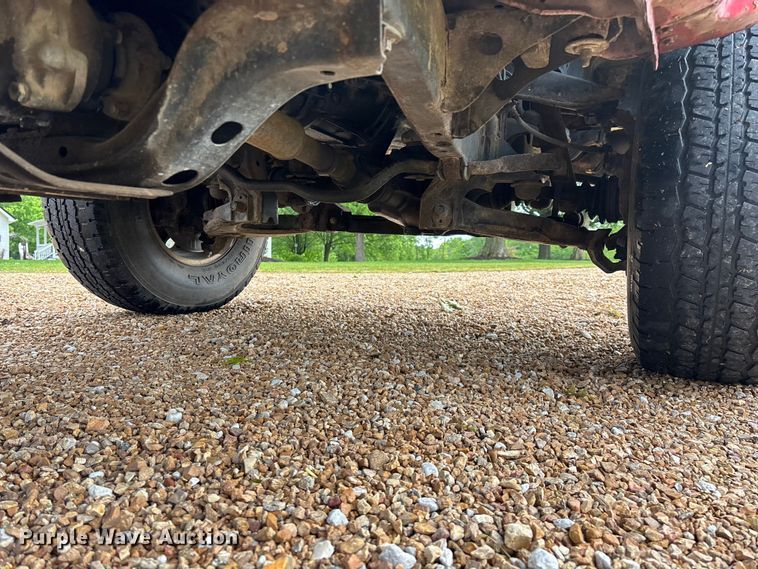 image for item EO4249 1992 Toyota DLX pickup truck