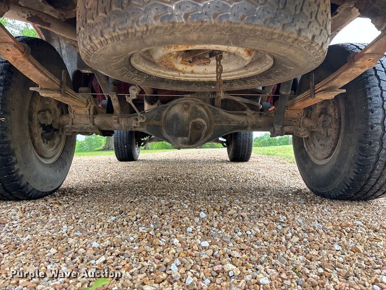 image for item EO4249 1992 Toyota DLX pickup truck