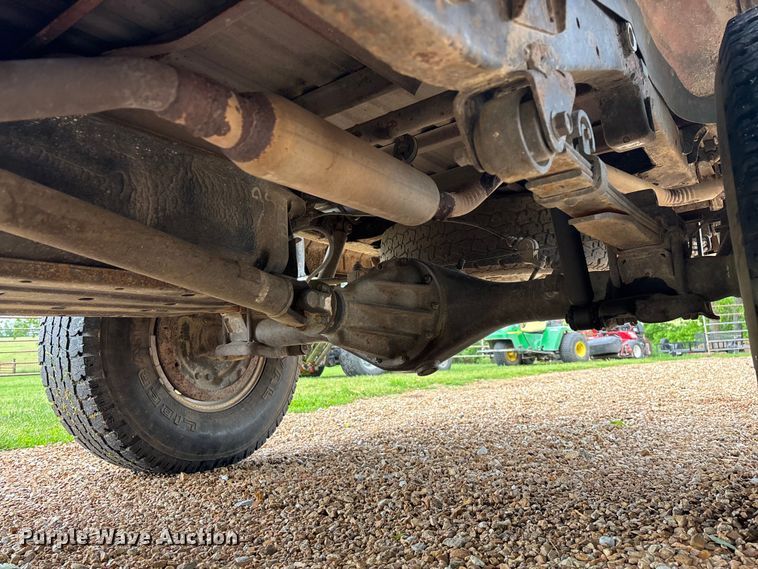 image for item EO4249 1992 Toyota DLX pickup truck