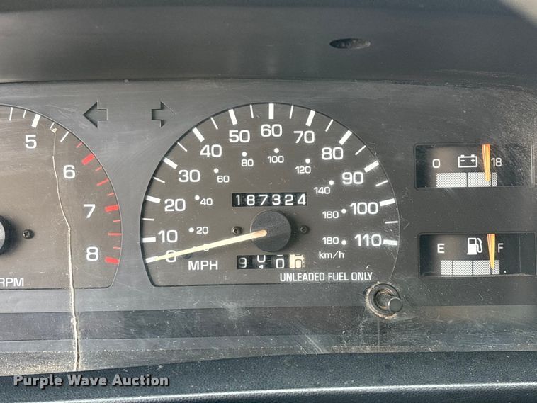 image for item EO4249 1992 Toyota DLX pickup truck
