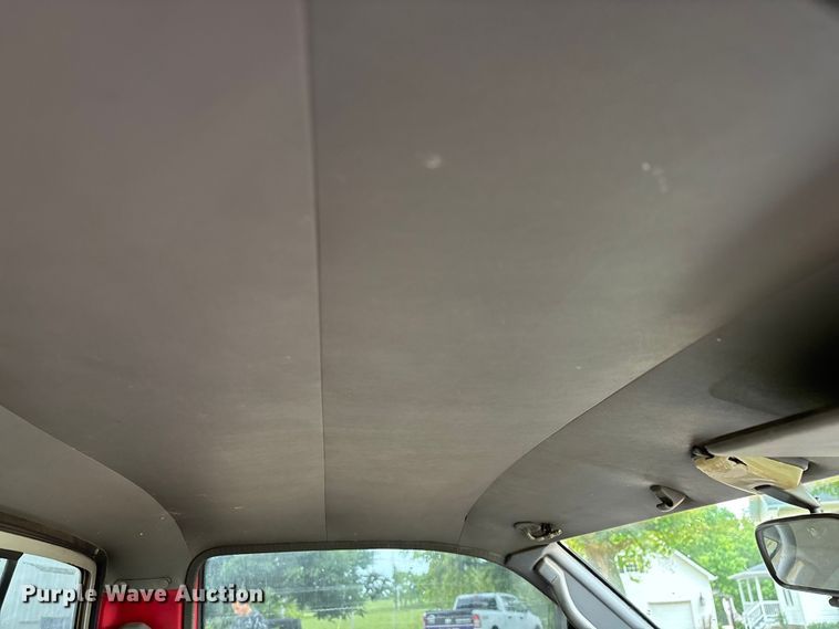 image for item EO4249 1992 Toyota DLX pickup truck