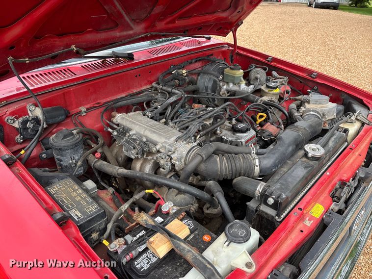 image for item EO4249 1992 Toyota DLX pickup truck
