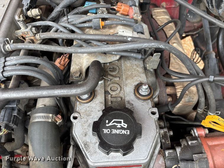 image for item EO4249 1992 Toyota DLX pickup truck