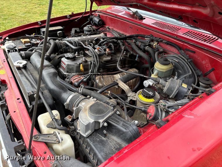 image for item EO4249 1992 Toyota DLX pickup truck