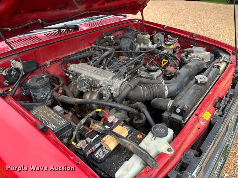 image for item EO4249 1992 Toyota DLX pickup truck