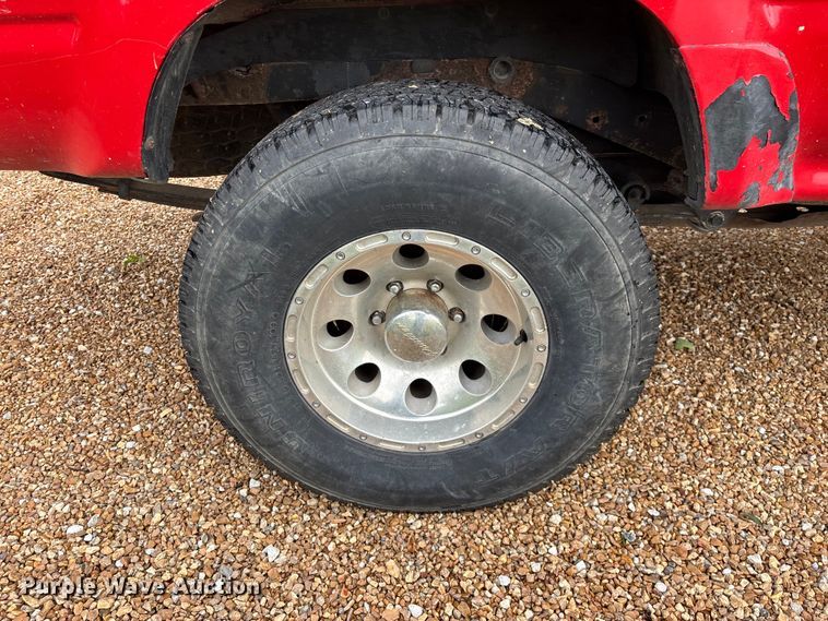 image for item EO4249 1992 Toyota DLX pickup truck
