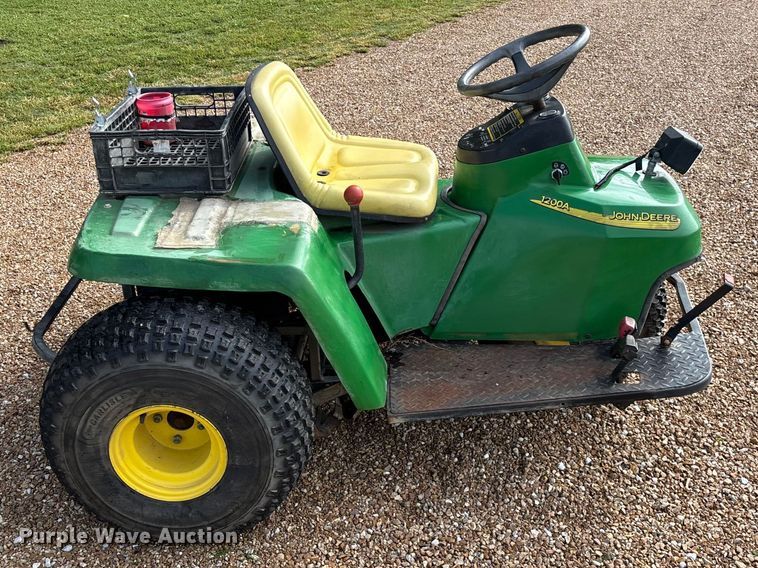 image for item EO4251 John Deere 1200A bunker rake