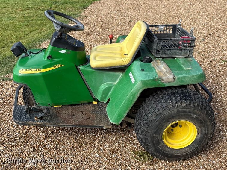image for item EO4251 John Deere 1200A bunker rake
