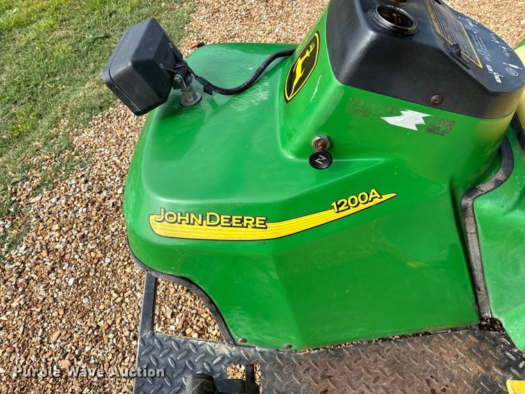 image for item EO4251 John Deere 1200A bunker rake