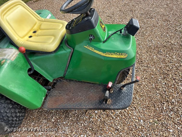 image for item EO4251 John Deere 1200A bunker rake