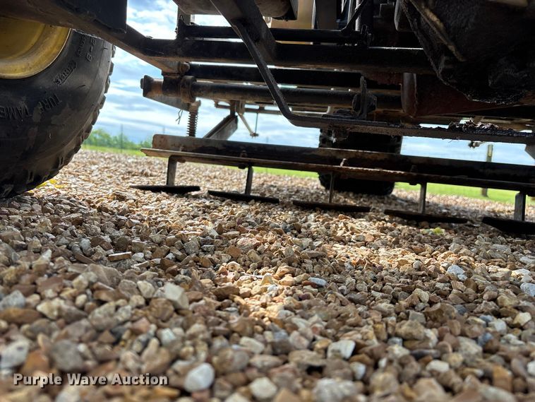 image for item EO4251 John Deere 1200A bunker rake