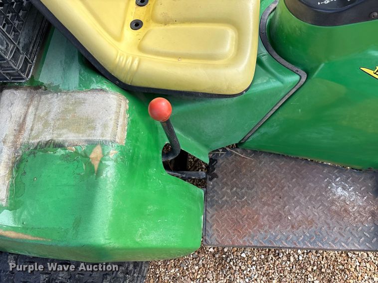 image for item EO4251 John Deere 1200A bunker rake