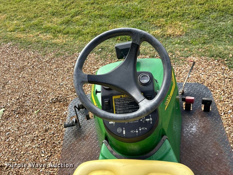 image for item EO4251 John Deere 1200A bunker rake