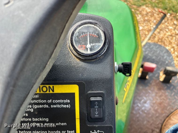 image for item EO4251 John Deere 1200A bunker rake