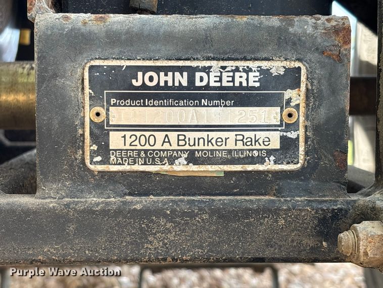 image for item EO4251 John Deere 1200A bunker rake