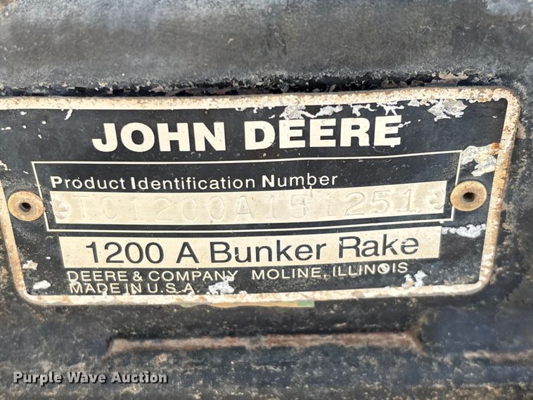image for item EO4251 John Deere 1200A bunker rake