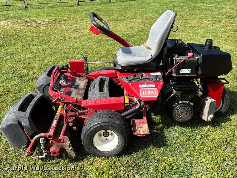 image for item EO4252 Toro Greensmaster 3050 reel mower