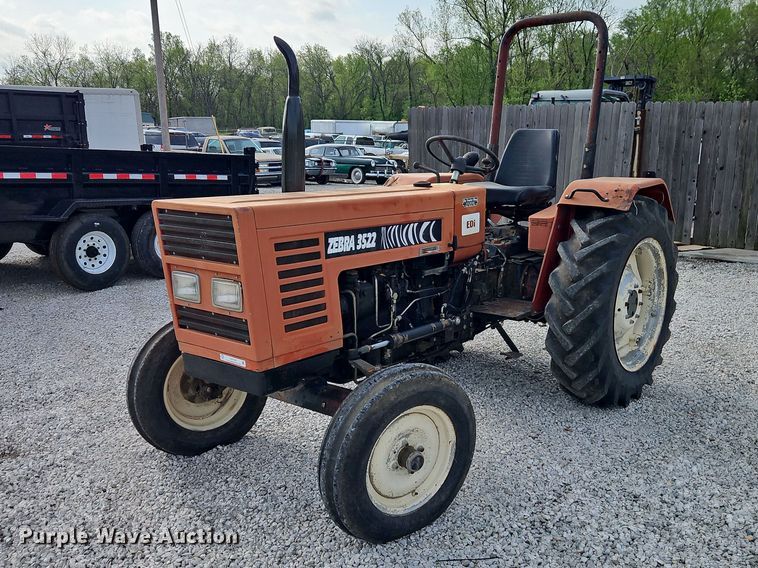 image for item EO7249 Zebra 3522 tractor