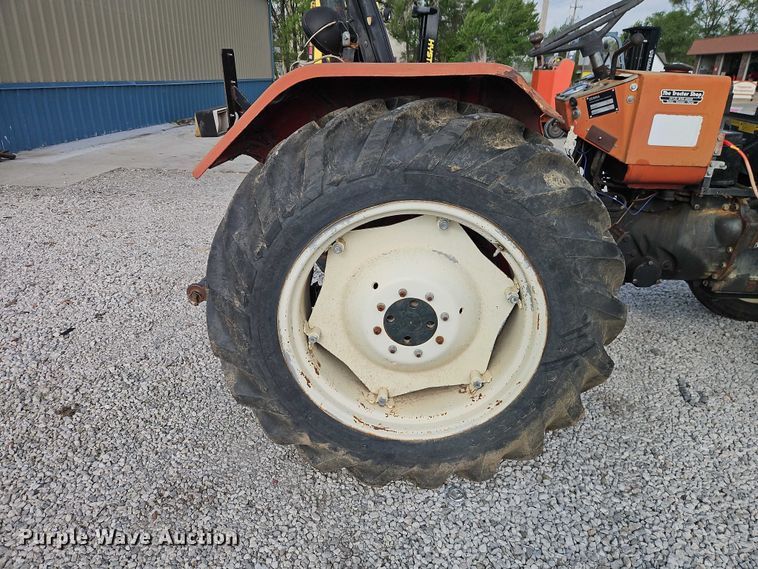 image for item EO7249 Zebra 3522 tractor