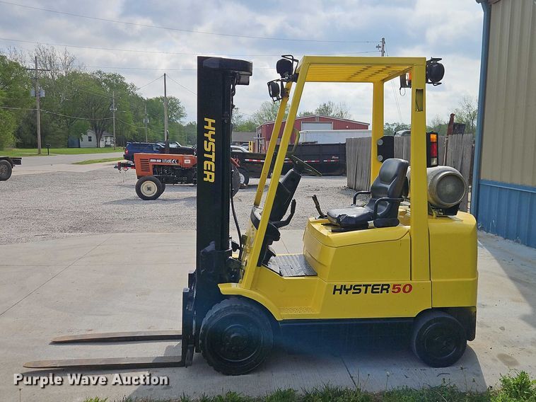 image for item EO7250 2001 Hyster S50XM forklift