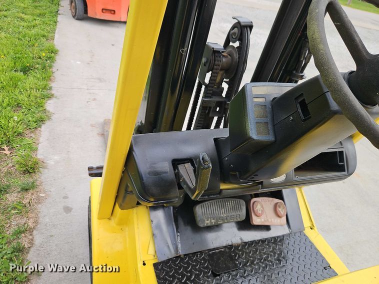 image for item EO7250 2001 Hyster S50XM forklift