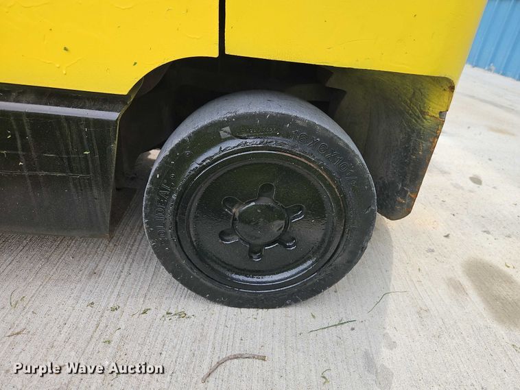 image for item EO7250 2001 Hyster S50XM forklift