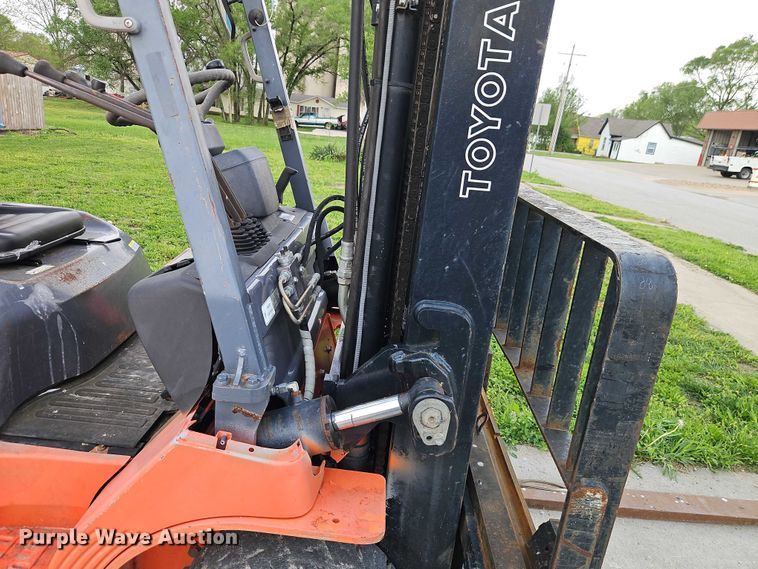 image for item EO7251 Toyota 7FGCU35 forklift