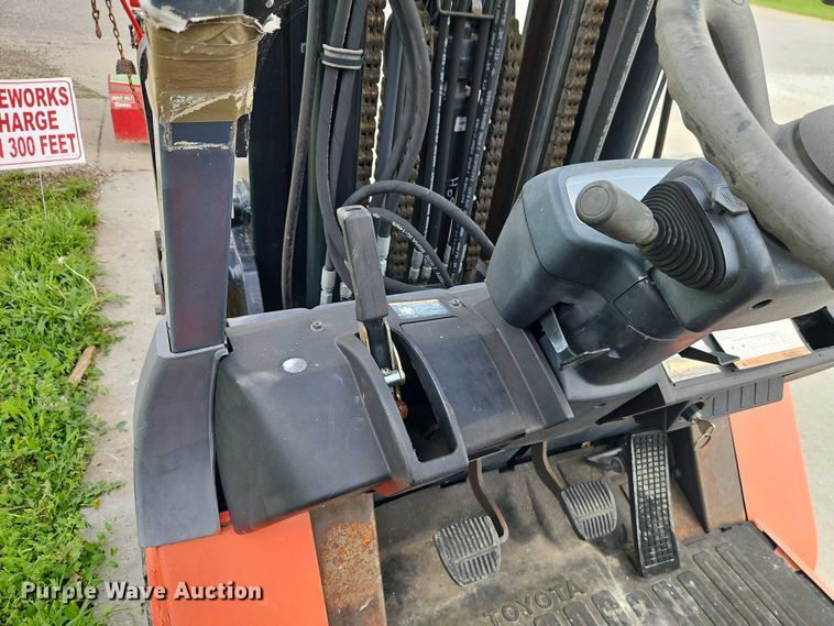 image for item EO7251 Toyota 7FGCU35 forklift