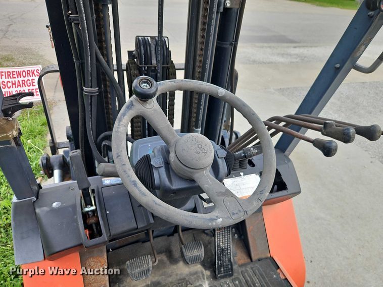 image for item EO7251 Toyota 7FGCU35 forklift
