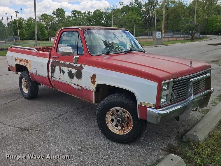 image for item EO7305 1986 Chevrolet K20  pickup truck