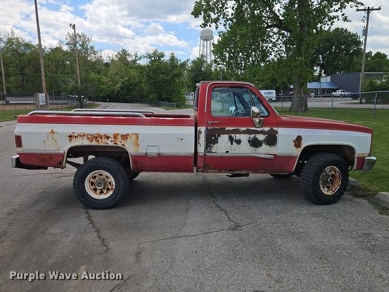 image for item EO7305 1986 Chevrolet K20  pickup truck