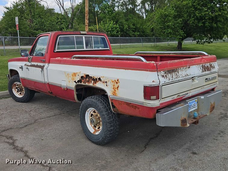 image for item EO7305 1986 Chevrolet K20  pickup truck