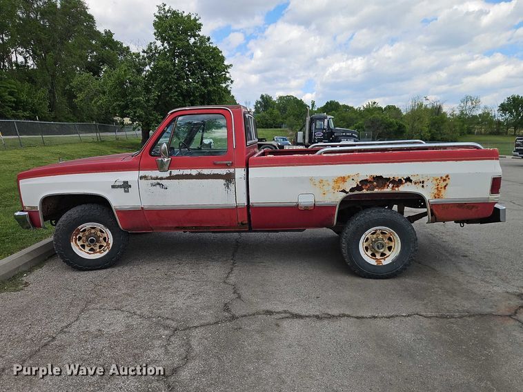 image for item EO7305 1986 Chevrolet K20  pickup truck