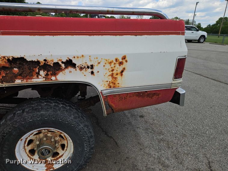 image for item EO7305 1986 Chevrolet K20  pickup truck